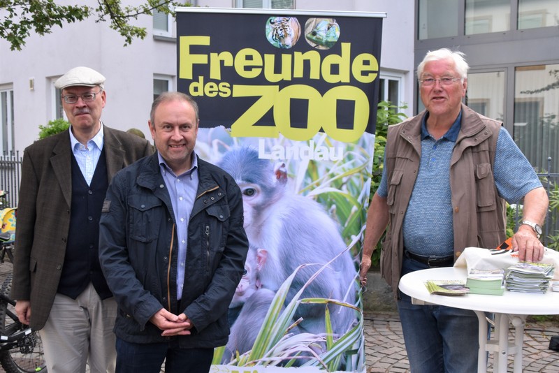 Geschäftsführer Gerhard Blumer, Schatzmeister Klaus Blumer, Vorsitzender Sanitätsrat Dr. Helmuth Back